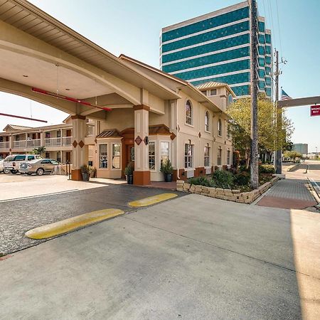 Quality Inn & Suites Dallas-Cityplace Εξωτερικό φωτογραφία