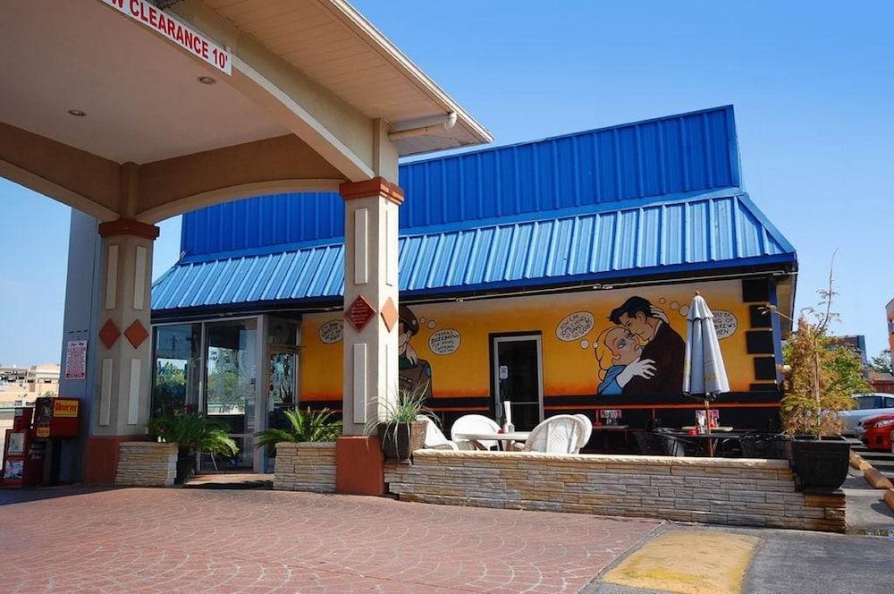 Quality Inn & Suites Dallas-Cityplace Εξωτερικό φωτογραφία