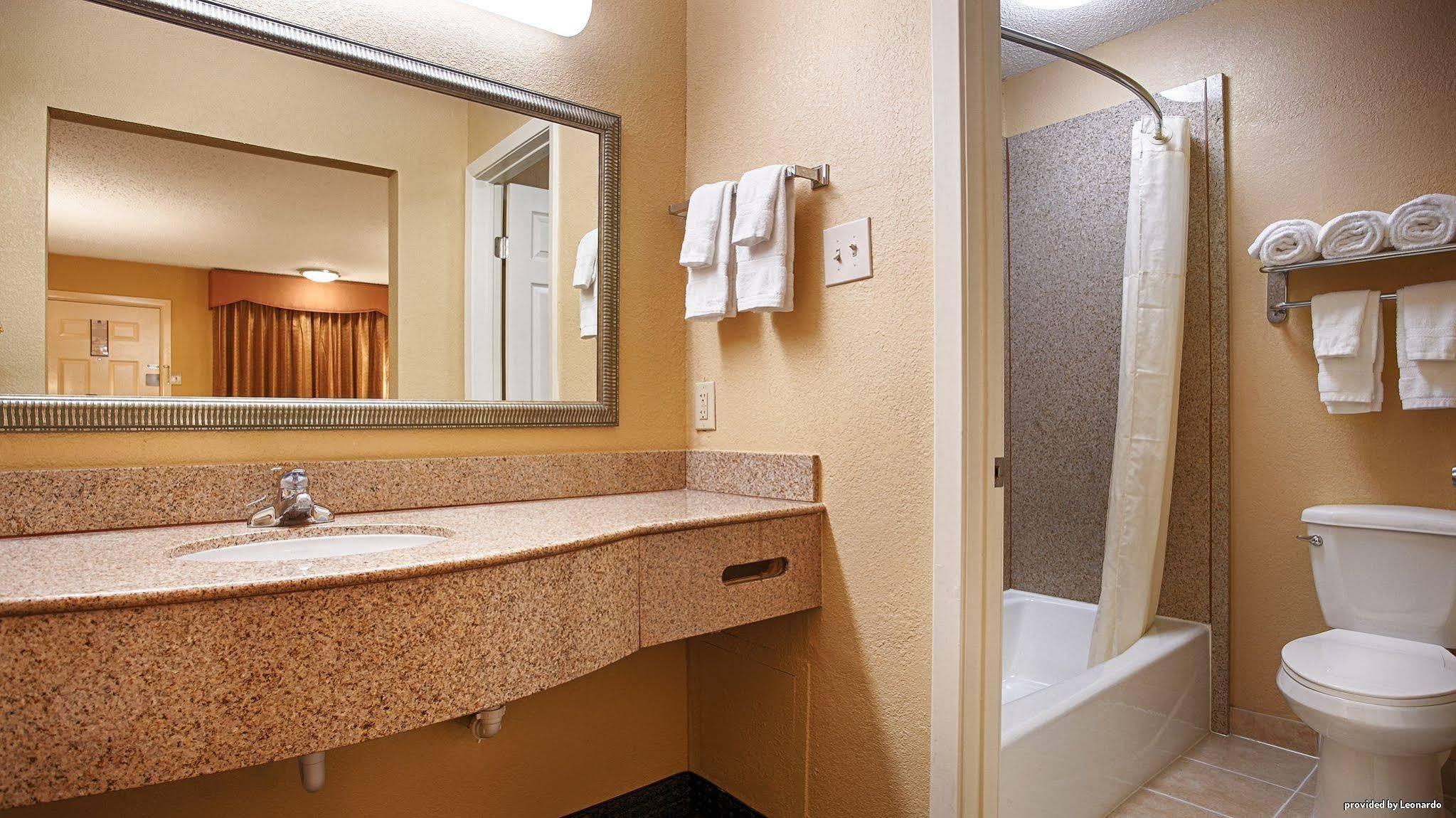 Quality Inn & Suites Dallas-Cityplace Εξωτερικό φωτογραφία