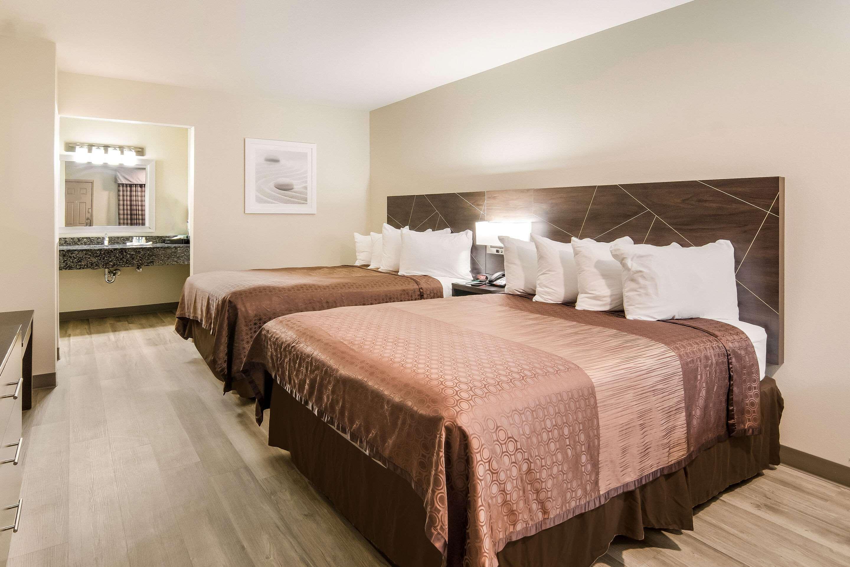 Quality Inn & Suites Dallas-Cityplace Εξωτερικό φωτογραφία