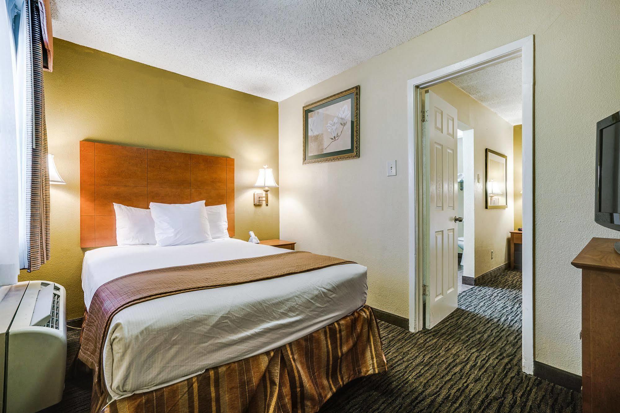 Quality Inn & Suites Dallas-Cityplace Εξωτερικό φωτογραφία